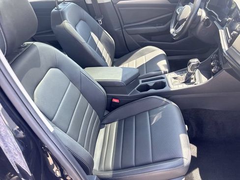 Used 2024 Volkswagen Jetta SE FWD image 25