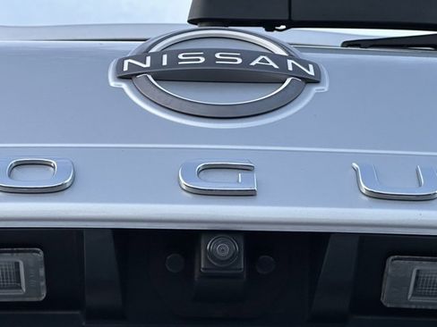 Certified 2023 Nissan Rogue SV image 14