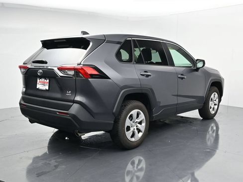 Used 2023 Toyota RAV4 LE AWD/4WD image 7