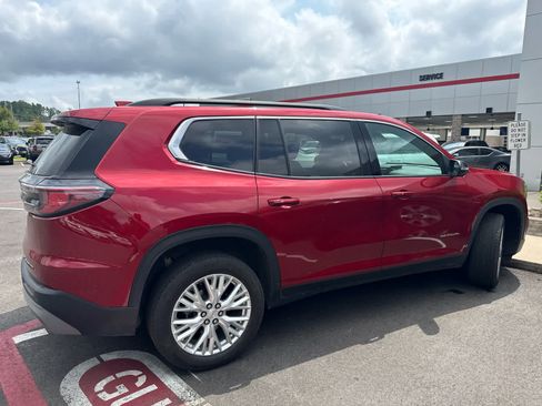 Used 2024 GMC Acadia Elevation w/ Luxury Package FWD image 2