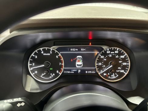 Used 2023 Nissan Rogue SV image 11