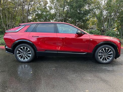 New 2026 Cadillac Lyriq Sport image 6