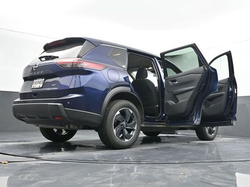 Used 2025 Nissan Rogue SV image 53