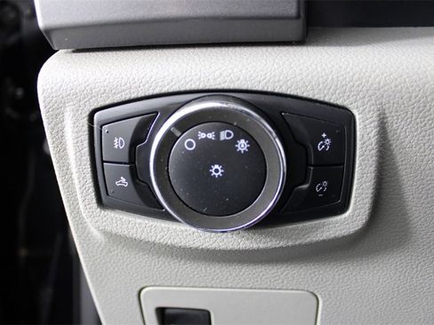 Used 2020 Ford F150 XLT image 19