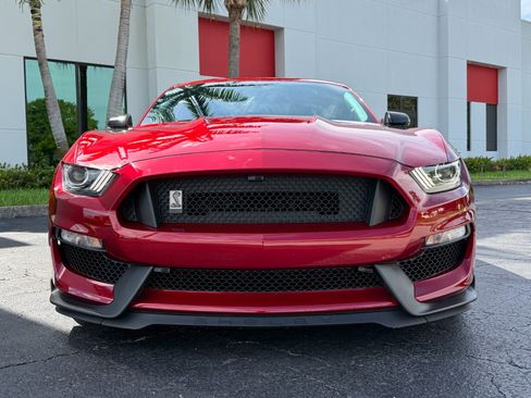 Used 2019 Ford Mustang Shelby GT350 w/ Technology Package RWD image 9