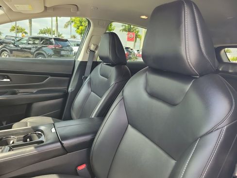 Used 2025 Nissan Murano SV FWD image 19