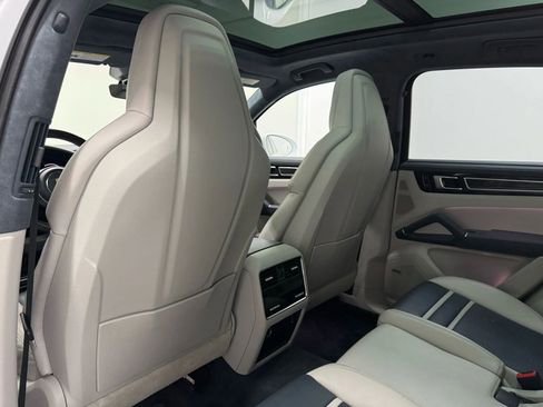 Used 2021 Porsche Cayenne GTS w/ Premium Package Plus image 15