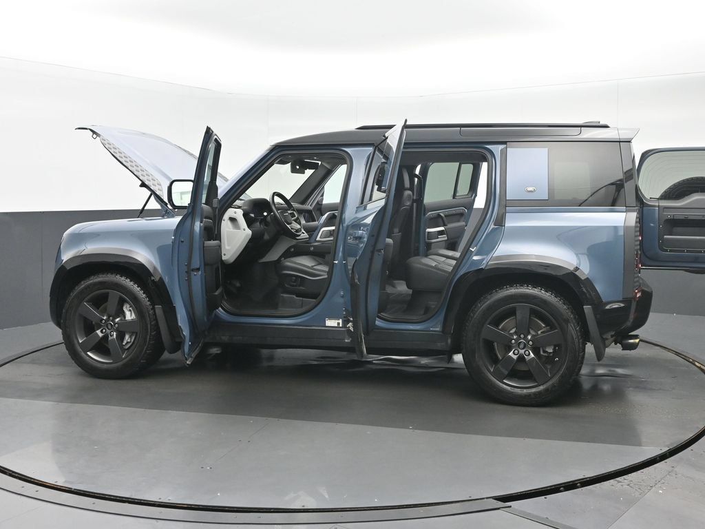 Used 2020 Land Rover Defender 110 SE AWD/4WD image 42