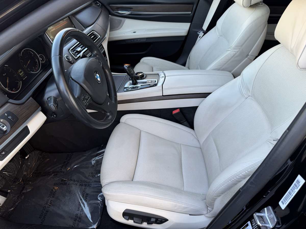 Used 2014 BMW 750Li RWD image 14