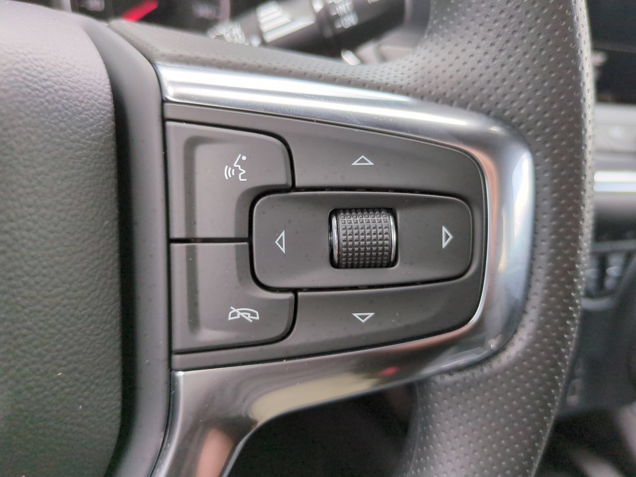 New 2025 Chevrolet Blazer LT w/ Convenience Package FWD image 24