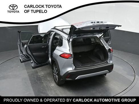 Used 2025 Toyota Corolla Cross XLE w/ Convenience Package AWD/4WD image 56