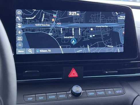 Used 2025 Hyundai Elantra SEL image 20