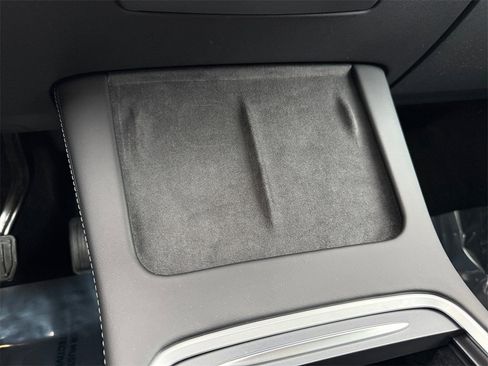 Used 2024 Tesla Model Y Long Range image 25