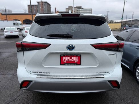Used 2022 Toyota Highlander Platinum image 5