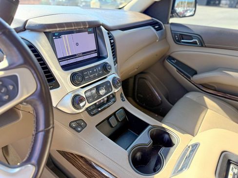 Used 2017 GMC Yukon XL SLT w/ Open Road Package image 18