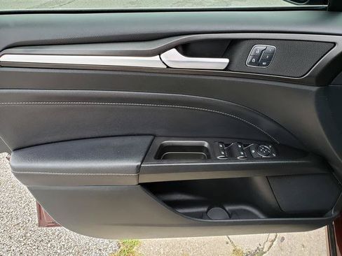 Used 2017 Ford Fusion Titanium AWD/4WD image 11