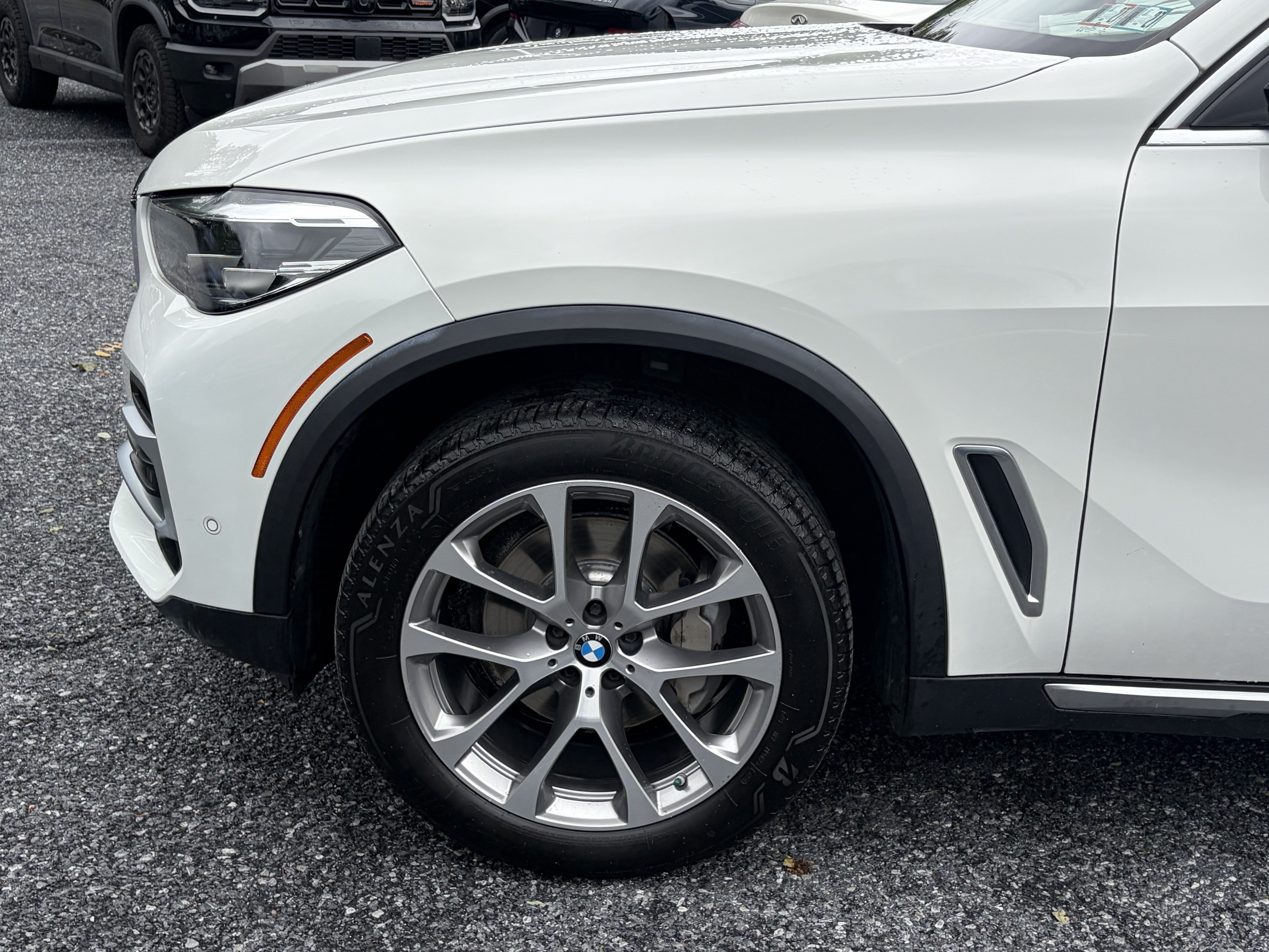 Certified 2022 BMW X5 xDrive40i w/ Premium Package AWD/4WD image 4