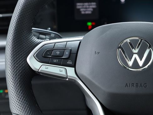 New 2026 Volkswagen Tiguan SE R-Line image 60