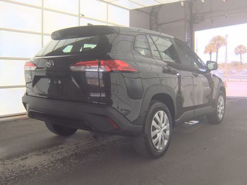 Used 2023 Toyota Corolla Cross L FWD image 4
