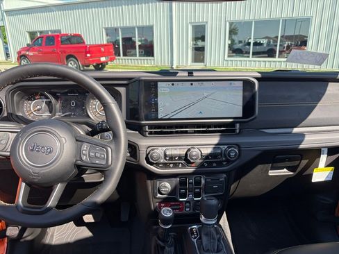 New 2025 Jeep Wrangler Unlimited Rubicon 392 image 18