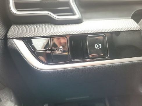 Certified 2023 Kia Sportage LX AWD/4WD image 36