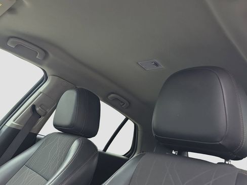 Used 2019 Chevrolet Trax LT w/ LT Convenience Package AWD/4WD image 8