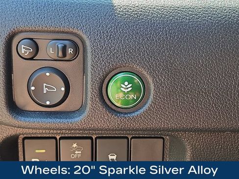 Used 2025 Honda Passport EX-L image 9