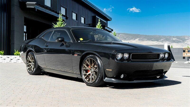 Used 2014 Dodge Challenger SRT8 w/ Harman/Kardon Audio Group RWD image 1