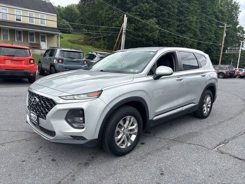 Used 2019 Hyundai Santa Fe SE image 3