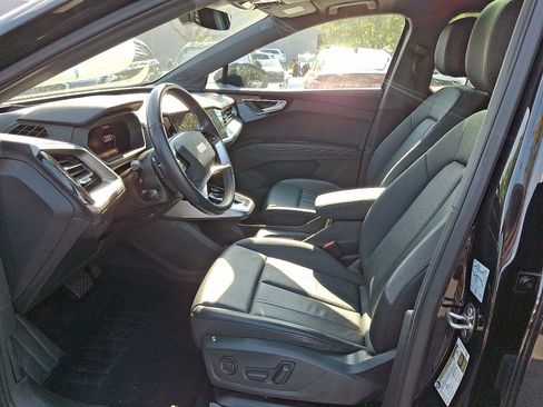 Used 2023 Audi Q4 e-tron Prestige w/ 20" Wheel Package image 10