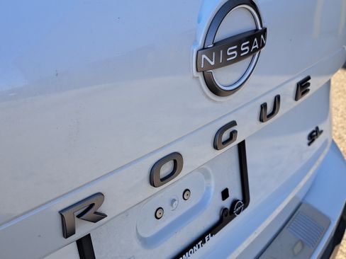 Certified 2024 Nissan Rogue SL w/ SL Premium Package image 11