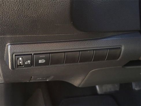 Used 2020 Toyota Corolla SE image 17