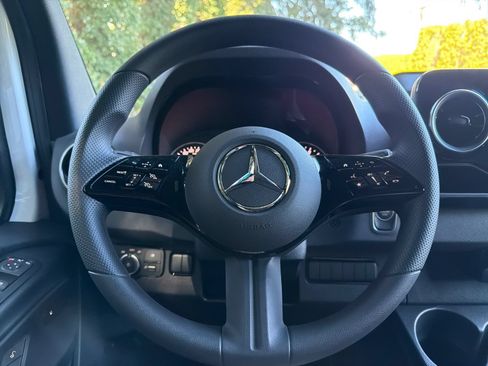 Used 2026 Mercedes-Benz Sprinter 2500 image 20