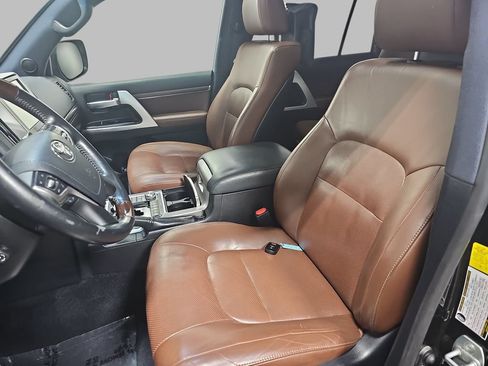 Used 2016 Toyota Land Cruiser AWD/4WD image 19