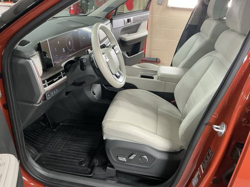 Used 2025 Hyundai Santa Fe Limited AWD/4WD image 11