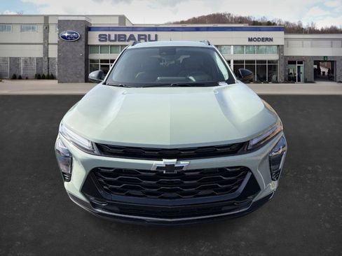 Used 2025 Chevrolet Trax ACTIV w/ Driver Confidence Package image 2