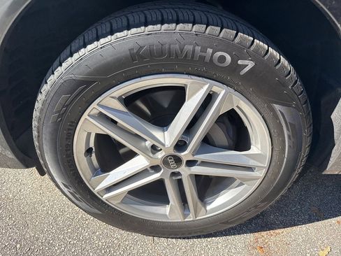 Used 2023 Audi Q5 e Premium Plus w/ Premium Plus Package image 4