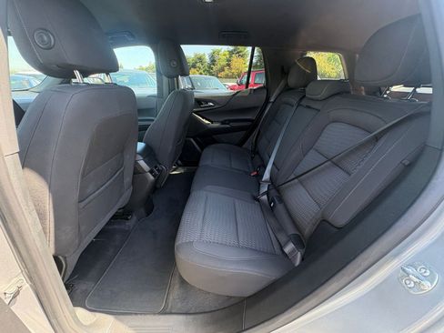 Used 2025 Chevrolet Equinox LT FWD image 27
