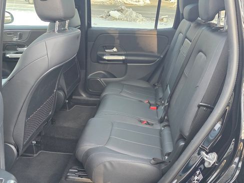 Used 2022 Mercedes-Benz GLB 250 w/ Premium Package Lite image 28