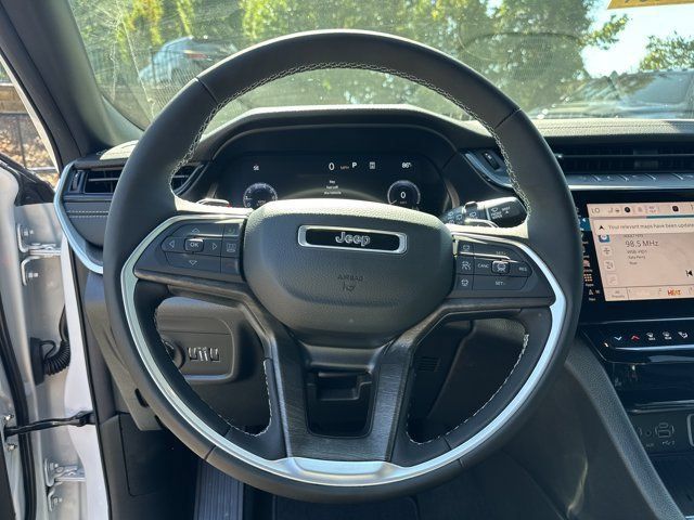 New 2027 Jeep Grand Cherokee Altitude RWD image 24