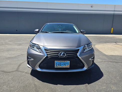 Used 2017 Lexus ES 350 w/ Navigation System Package FWD image 4