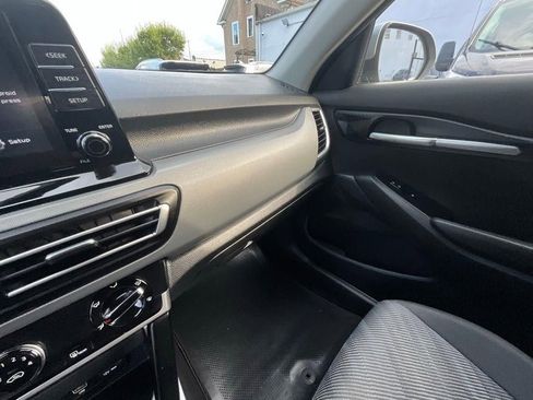 Used 2023 Kia Seltos LX image 17