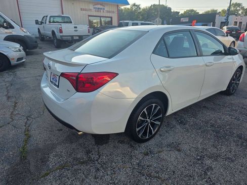 Used 2017 Toyota Corolla SE w/ Carpet Mat Package (TMS) FWD image 6