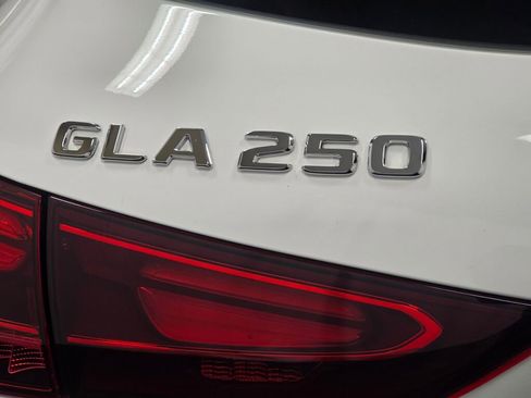 Used 2026 Mercedes-Benz GLA 250 4MATIC image 31