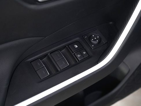 Used 2025 Toyota RAV4 XLE image 18