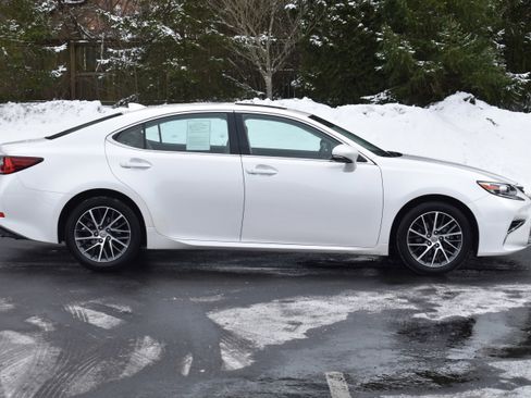 Used 2017 Lexus ES 350 image 36