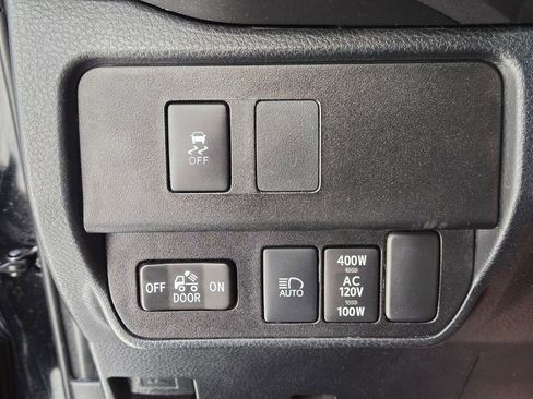 Used 2021 Toyota Tacoma TRD Sport w/ Technology Package image 30