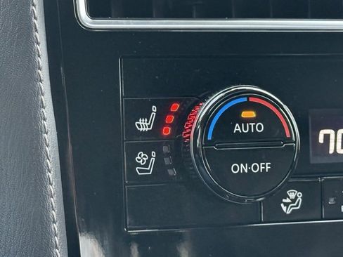 Used 2022 Nissan Armada Platinum w/ Captain's Chairs Package image 45