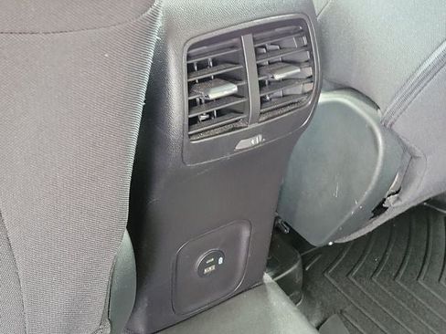 Used 2022 Ford Escape SE w/ Cold Weather Package AWD/4WD image 25
