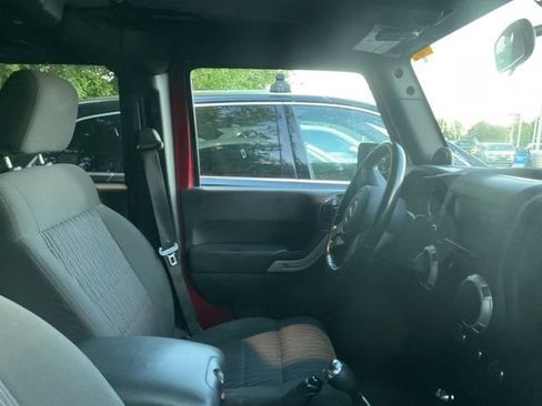 Used 2012 Jeep Wrangler Unlimited Sahara w/ Max Tow Pkg image 3